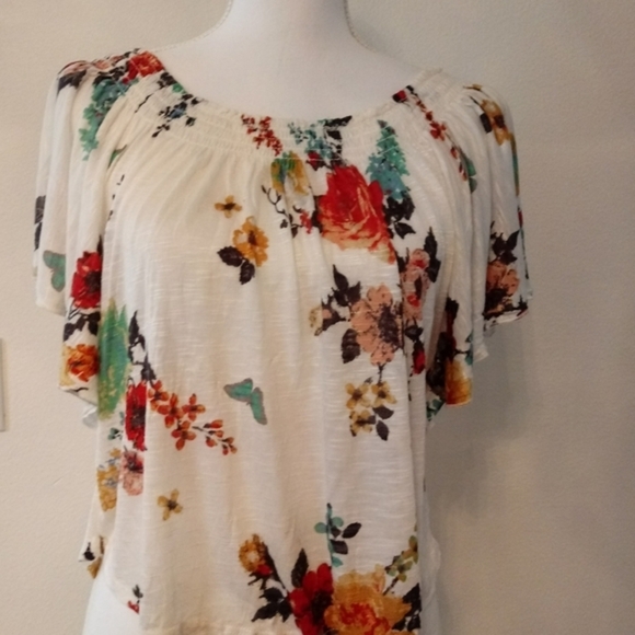 Woman tops - Picture 1 of 5